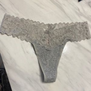 women’s lace thong panty